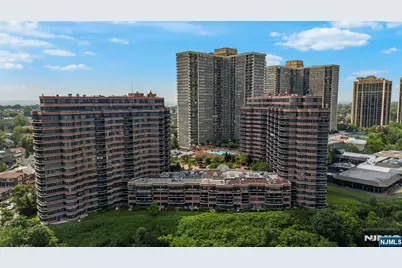100 Carlyle Drive 10B-South #10B-South, Cliffside Park, NJ 07010 - Photo 25