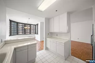 100 Carlyle Dr 10B-South, Cliffside Park, NJ 07010 - Photo 9
