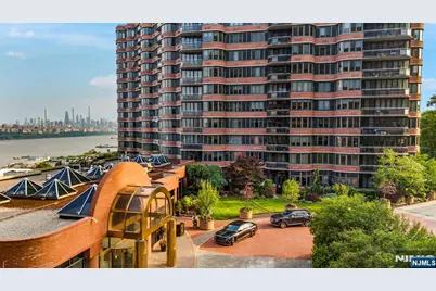 100 Carlyle Drive 10B-South #10B-South, Cliffside Park, NJ 07010 - Photo 23