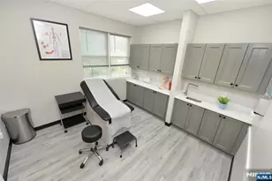 504 Hamburg Turnpike 105B, Wayne, NJ 07470 - Photo 15