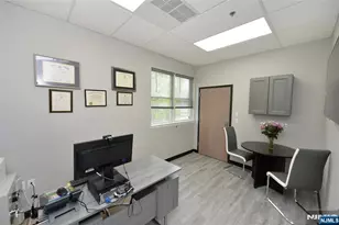 504 Hamburg Turnpike 105B, Wayne, NJ 07470 - Photo 19