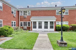 41 Regency Park, Ramsey, NJ 07446 - Photo 3
