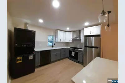 213 Elm Avenue 2Fl #2Fl, Teaneck Township, NJ 07666 - Photo 3
