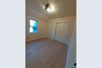213 Elm Avenue 2Fl #2Fl, Teaneck Township, NJ 07666 - Photo 11