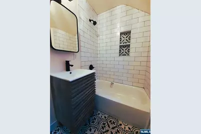 213 Elm Avenue 2Fl #2Fl, Teaneck Township, NJ 07666 - Photo 13