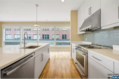 15 Somerset Lane 101 #101, Edgewater, NJ 07020 - Photo 3