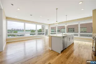 15 Somerset Ln 101, Edgewater, NJ 07020 - Photo 1