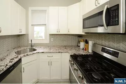 293 Mount Pleasant Avenue 1 #1, Wallington, NJ 07057 - Photo 3