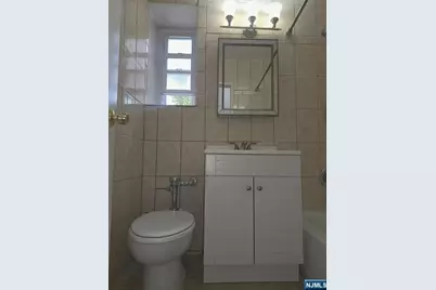 2345 Linwood Avenue 1A #1A, Fort Lee, NJ 07024 - Photo 7