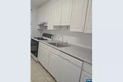 2345 Linwood Avenue 1A #1A, Fort Lee, NJ 07024 - Photo 5