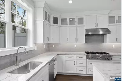 92 Cinnamon Drive, Upper Saddle River, NJ 07458 - Photo 5