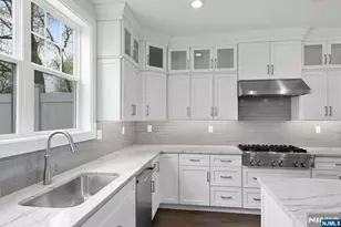 92 Cinnamon Dr, Upper Saddle River, NJ 07458 - Photo 5