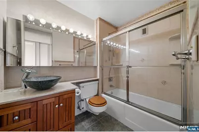 7000 Kennedy Boulevard 25F #25F, Guttenberg, NJ 07093 - Photo 9