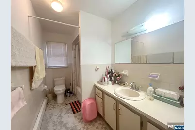 525 Stuyvesant Avenue, Lyndhurst Township, NJ 07071 - Photo 33