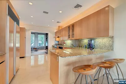 4 Ascot Way, Fort Lee, NJ 07024 - Photo 19