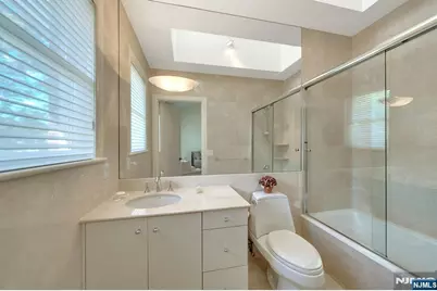 4 Ascot Way, Fort Lee, NJ 07024 - Photo 39