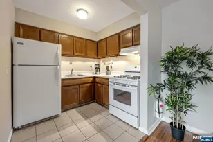 565 Grove Street 10, Clifton, NJ 07013 - Photo 15