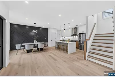 887 Linden Avenue, Ridgefield, NJ 07657 - Photo 9