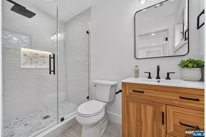 887 Linden Avenue, Ridgefield, NJ 07657 - Photo 35