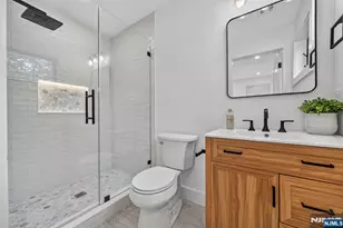 887 Linden Ave, Ridgefield, NJ 07657 - Photo 35