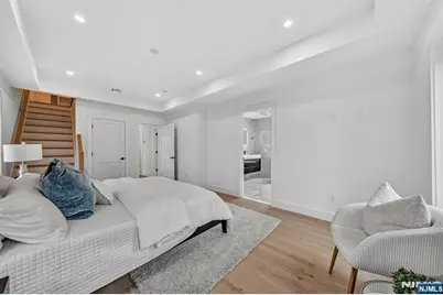 887 Linden Avenue, Ridgefield, NJ 07657 - Photo 25