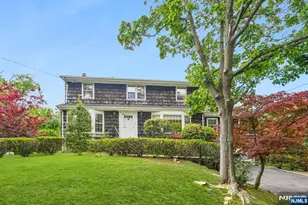 188 Charlotte Pl, Englewood Cliffs, NJ 07632 - Photo 1