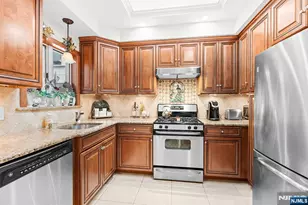 1631 Maple St, Fort Lee, NJ 07024 - Photo 9