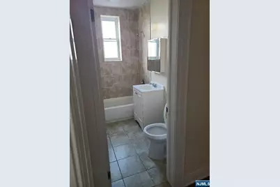 411 Highland Avenue B4 #B4, Palisades Park, NJ 07650 - Photo 5