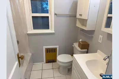 645 Teneyck Avenue, Lyndhurst Township, NJ 07071 - Photo 7