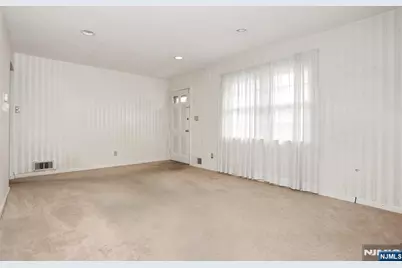 12 Beverly Lane, Waldwick, NJ 07463 - Photo 5