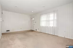 12 Beverly Ln, Waldwick, NJ 07463 - Photo 5