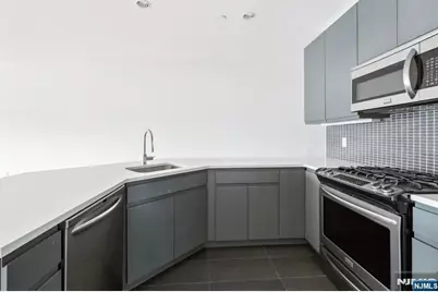 1 Executive Drive 204 #204, Fort Lee, NJ 07024 - Photo 29