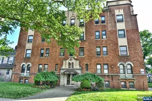 303 Hamilton Pl A4, Hackensack, NJ 07601 - Photo 1