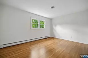 6 Aster Ct, Paramus, NJ 07652 - Photo 19