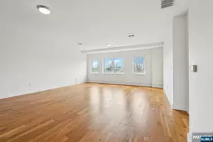 1 Executive 205, Fort Lee, NJ 07024 - Photo 11
