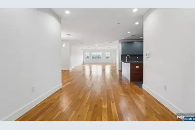 1 Executive 205 #205, Fort Lee, NJ 07024 - Photo 9