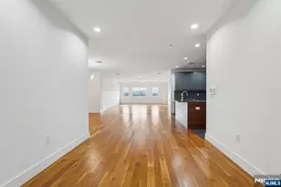 1 Executive 205, Fort Lee, NJ 07024 - Photo 9