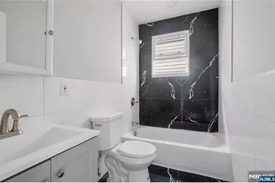 654 12th Street, Newark, NJ 07103 - Photo 9