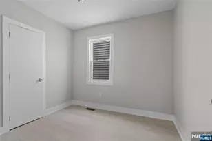 654 12th St, Newark, NJ 07103 - Photo 11