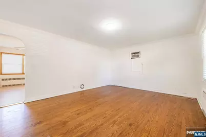 238 Westminster Place, Lodi, NJ 07644 - Photo 5