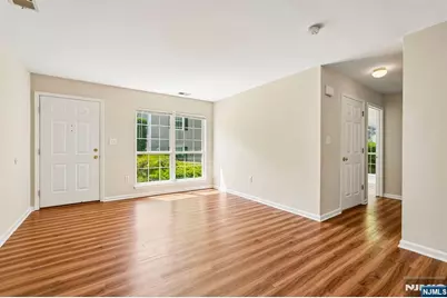 1059 Chedworth Circle 1059 #1059, Mahwah, NJ 07430 - Photo 5