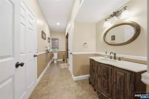 43 Walsh Dr, Mahwah, NJ 07430 - Photo 33