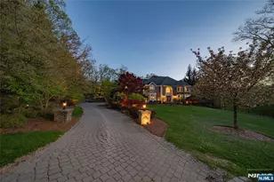 43 Walsh Dr, Mahwah, NJ 07430 - Photo 3