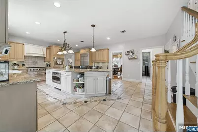 43 Walsh Drive, Mahwah, NJ 07430 - Photo 9