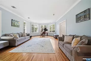 43 Walsh Dr, Mahwah, NJ 07430 - Photo 7