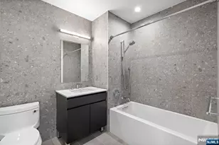 151 Bay Street 2101, Jersey City, NJ 07302 - Photo 9