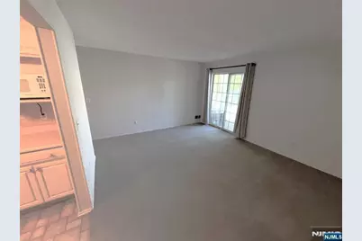 643 Plum Terrace, Mahwah, NJ 07430 - Photo 3