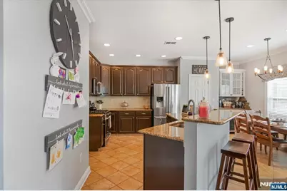 11 Queens Lane, Wayne, NJ 07470 - Photo 9
