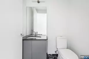 1 Executive 406, Fort Lee, NJ 07024 - Photo 31