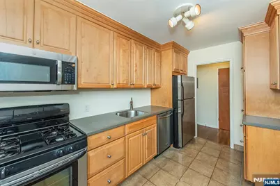 284 Claremont Avenue A3 #A3, Verona, NJ 07044 - Photo 3